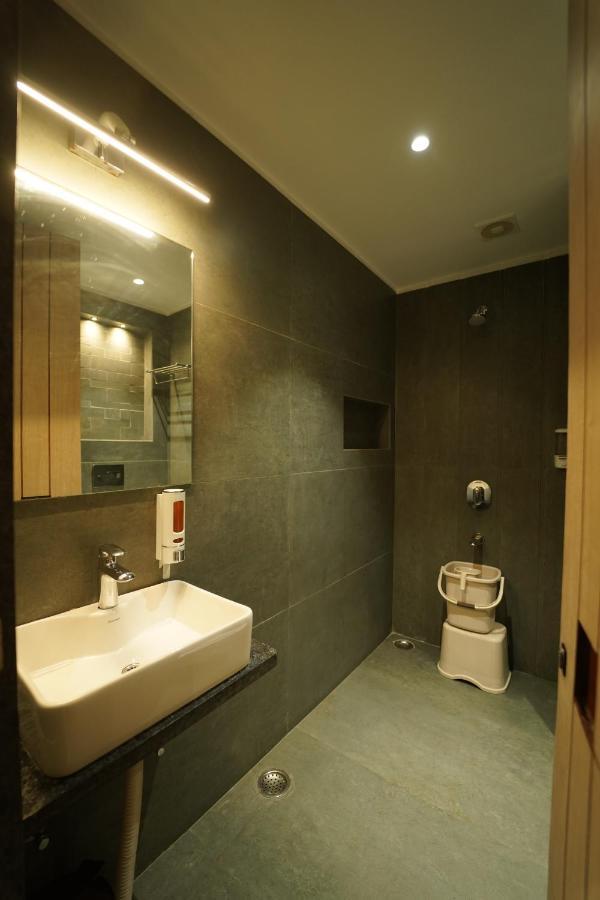 Hotel Laksh Rāipur エクステリア 写真