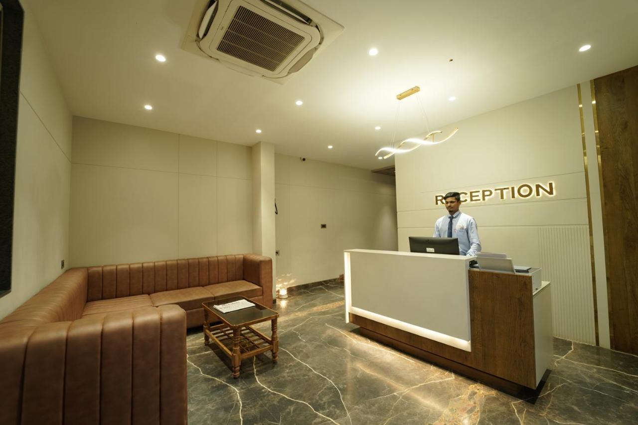 Hotel Laksh Rāipur エクステリア 写真