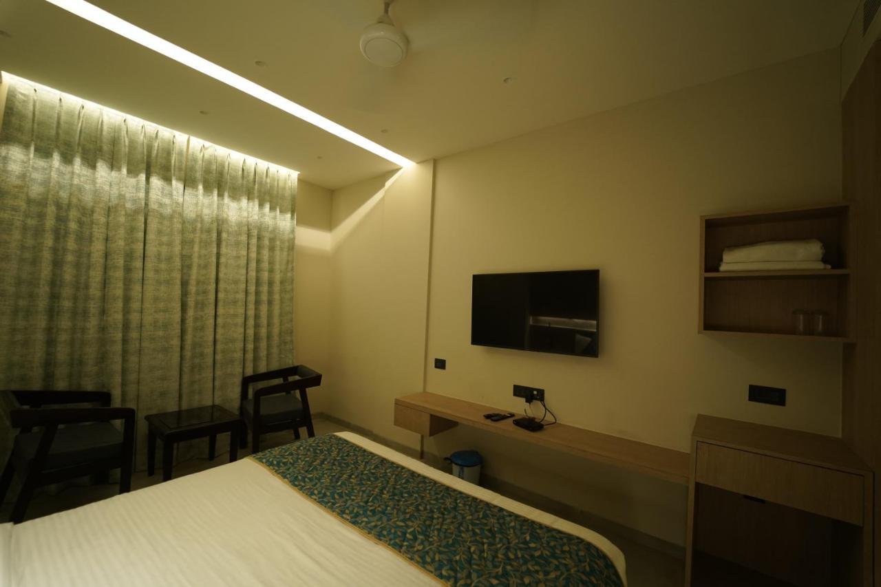 Hotel Laksh Rāipur エクステリア 写真