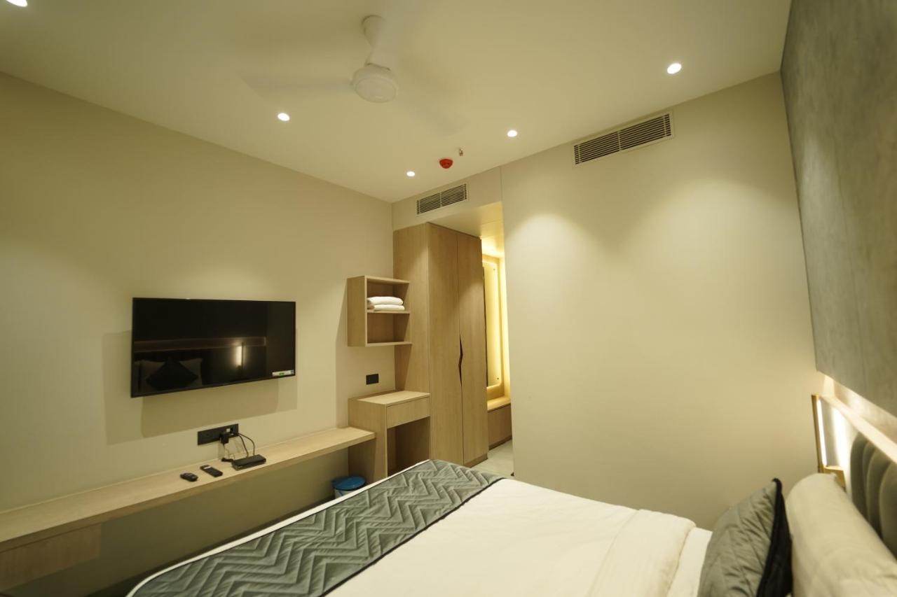 Hotel Laksh Rāipur エクステリア 写真