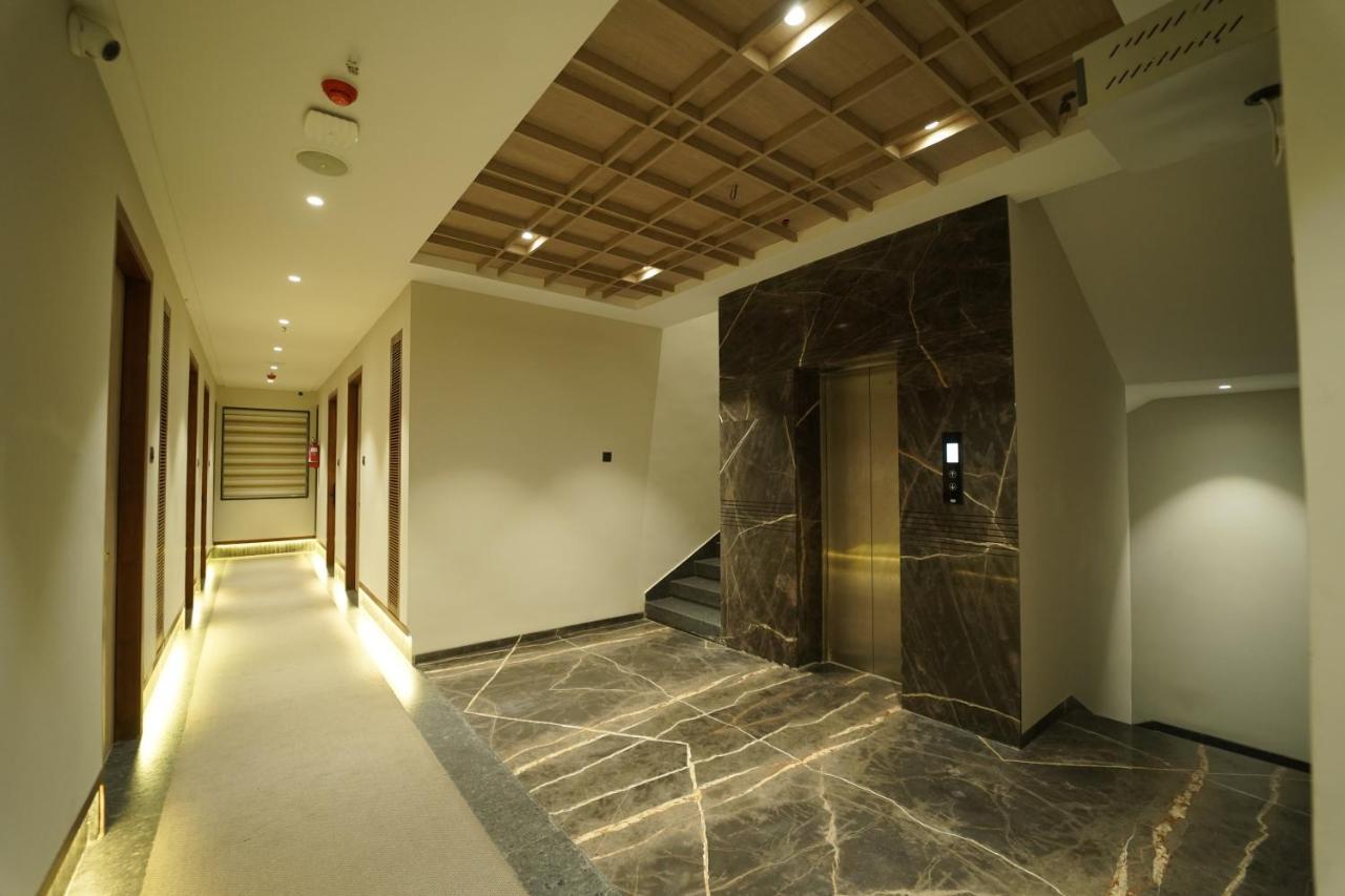 Hotel Laksh Rāipur エクステリア 写真