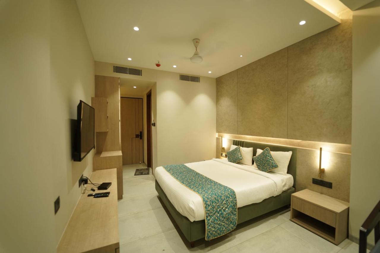 Hotel Laksh Rāipur エクステリア 写真
